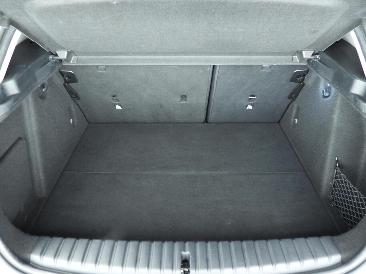 BMW 1-SERIE 5-Deurs 116i | LED | Navigatie | Sportstoelen | Stoelverwarming | Cruise controle | DAB | Alu 17 inch