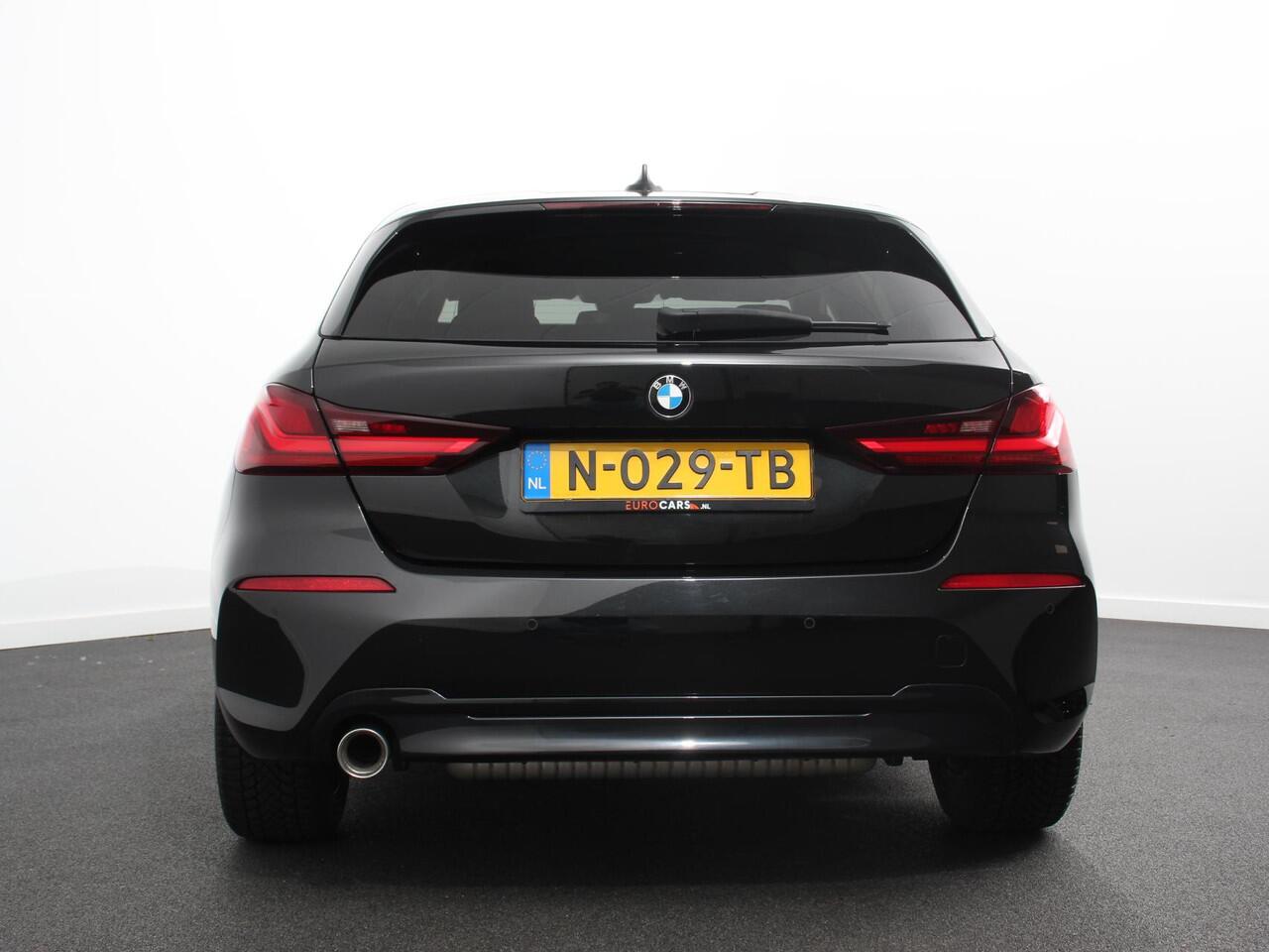 BMW 1-SERIE 118i Automaat Sportline Business Edition | Navigatie | Cruise control | LED Parkeersensor achter | Navigatie | Apple Carplay/ Android Auto | Lichtmetalen velgen | Digitale Cockpit