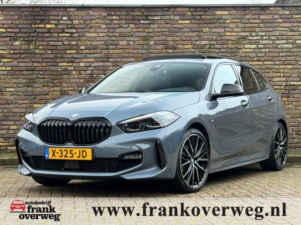 BMW 1-SERIE 118I M-Sport Automaat Panodak Stuurverwarming Navi LED