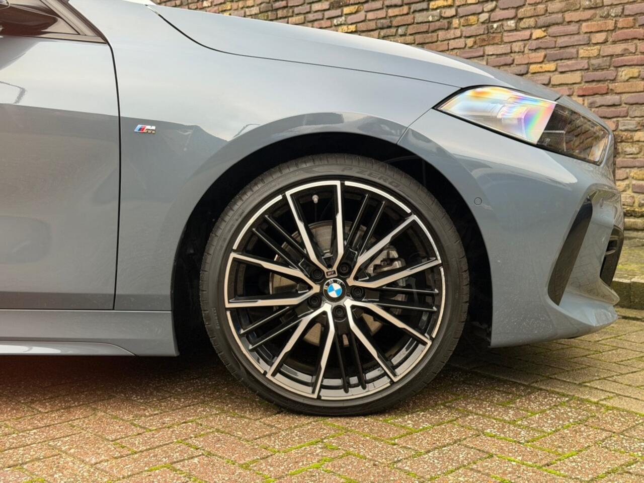 BMW 1-SERIE 118I M-Sport Automaat Panodak Stuurverwarming Navi LED