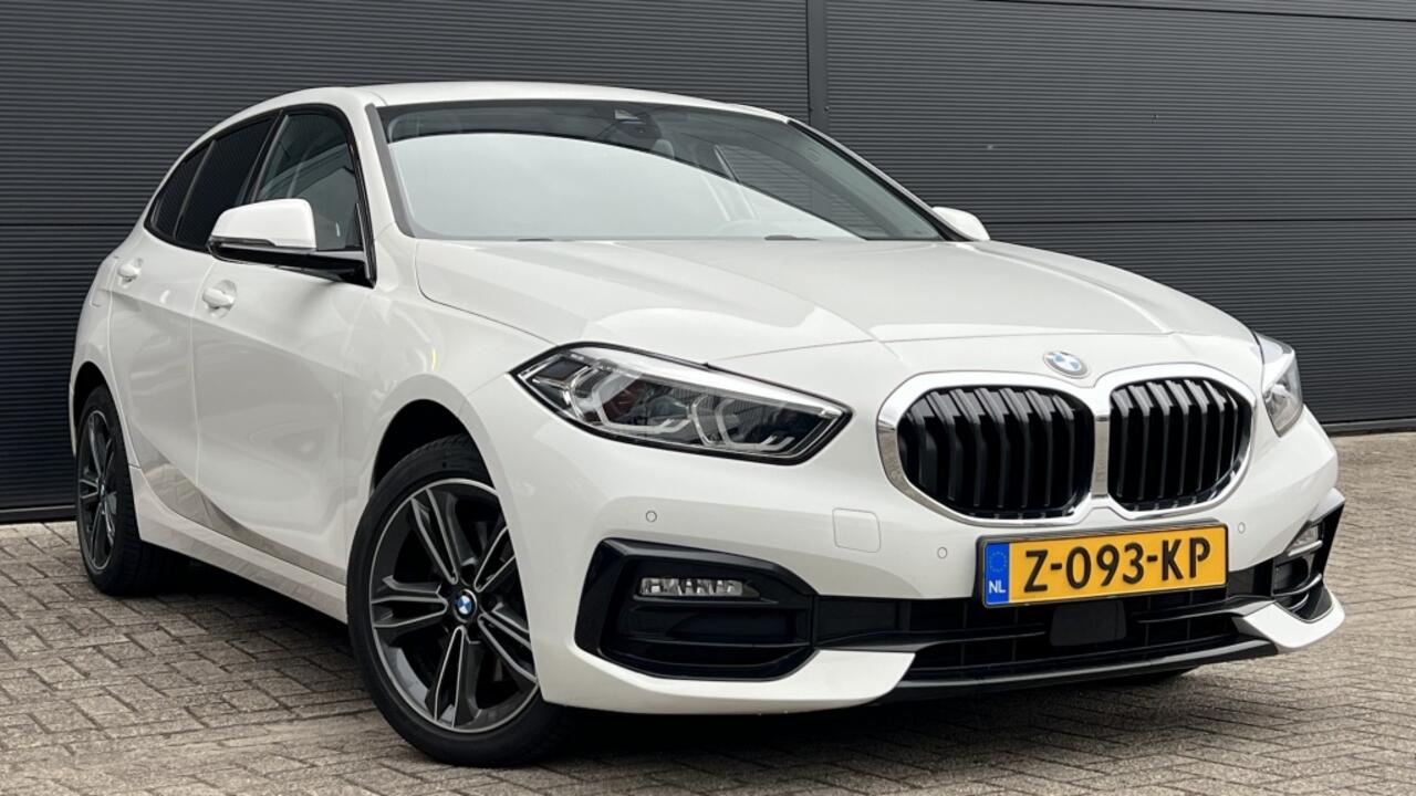 BMW 1-SERIE 118i High Exec | Navi | Cruise | Stoelverwarming