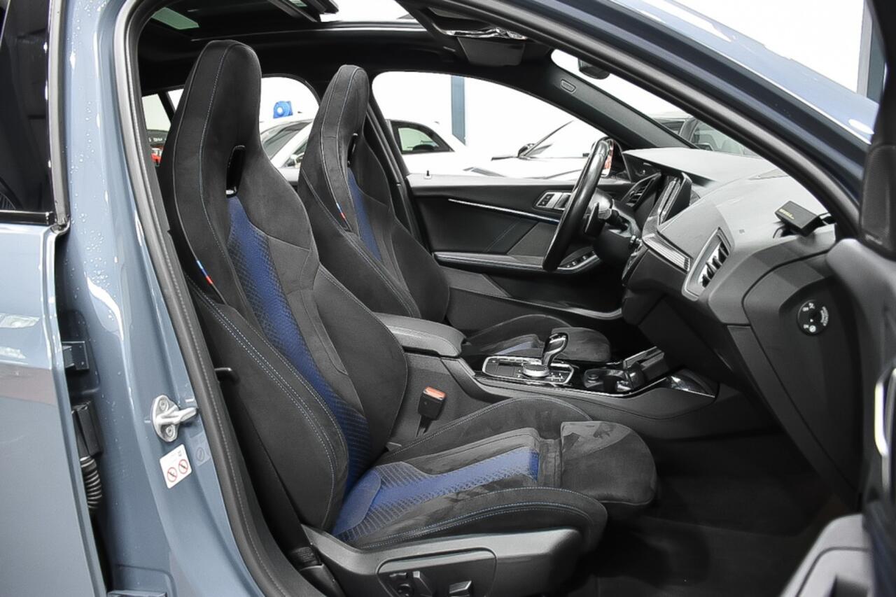 BMW 1-SERIE M135i xDrive | M-PERFORMANCE | GARANTIE | PANO | 135
