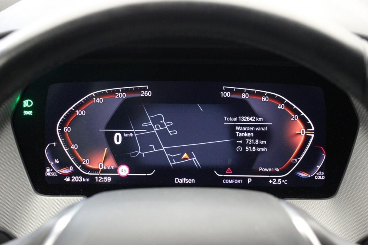 BMW 1-SERIE 118d Business Edition Automaat - Digitaal Cockpit, Carplay, Navi, Cruise, Trekhaak afn.