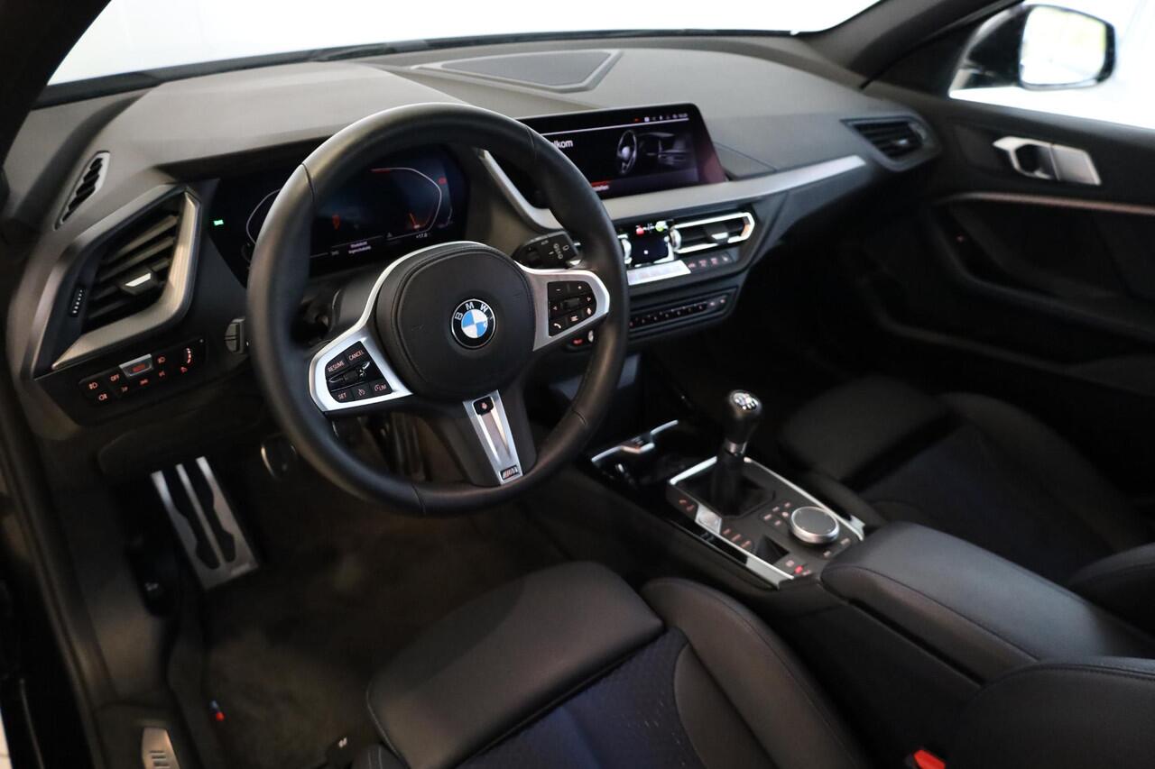 BMW 1-SERIE 116i | M Sportpakket | Stoel- en Stuurverwarming | HiFi Sound System