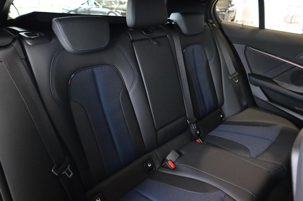 BMW 1-SERIE 116i | M Sportpakket | Stoel- en Stuurverwarming | HiFi Sound System