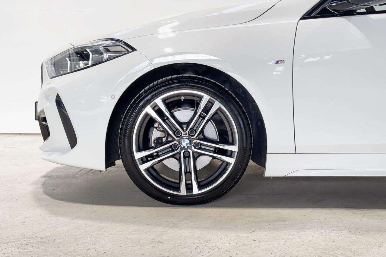 BMW 1-SERIE 118i Business Edition Aut.