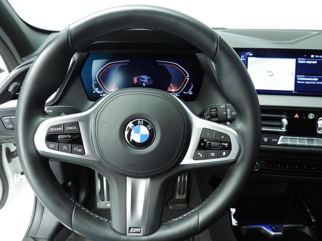 BMW 1-SERIE 5-Deurs 118i | M-Sportpakket | LED | Navigatie | Sportstoelen | Clima | DAB | Hifi speakers | Alu 17 inch
