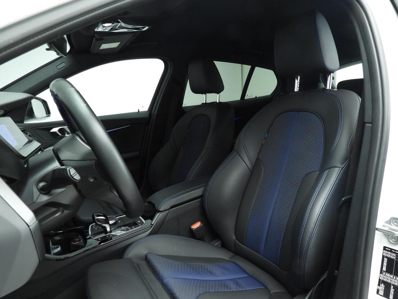 BMW 1-SERIE 5-Deurs 118i | M-Sportpakket | LED | Navigatie | Sportstoelen | Clima | DAB | Hifi speakers | Alu 17 inch