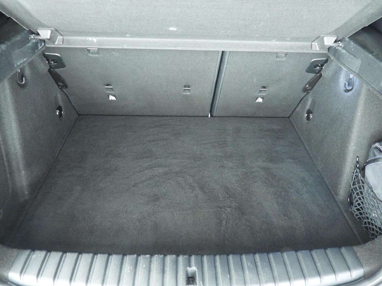 BMW 1-SERIE 5-Deurs 118i | M-Sportpakket | LED | Navigatie | Sportstoelen | Clima | DAB | Hifi speakers | Alu 17 inch