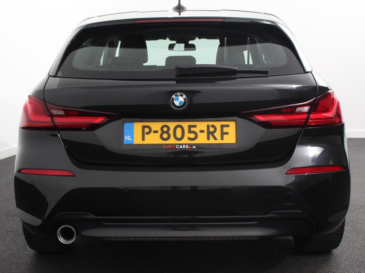 BMW 1-SERIE 118i Automaat High Executive | Navigatie | Apple Carplay/Android Auto | Parkeersensoren | Virtual Cockpit | Stoelverwarming | Cruise Control | Ledverlichting | Sfeerverlichting | Getinte ramen | Climate Control