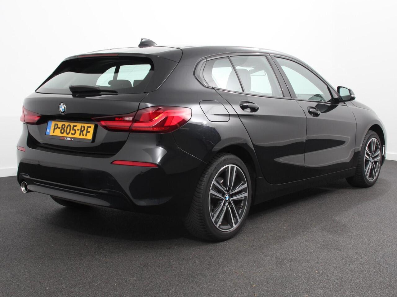 BMW 1-SERIE 118i Automaat High Executive | Navigatie | Apple Carplay/Android Auto | Parkeersensoren | Virtual Cockpit | Stoelverwarming | Cruise Control | Ledverlichting | Sfeerverlichting | Getinte ramen | Climate Control