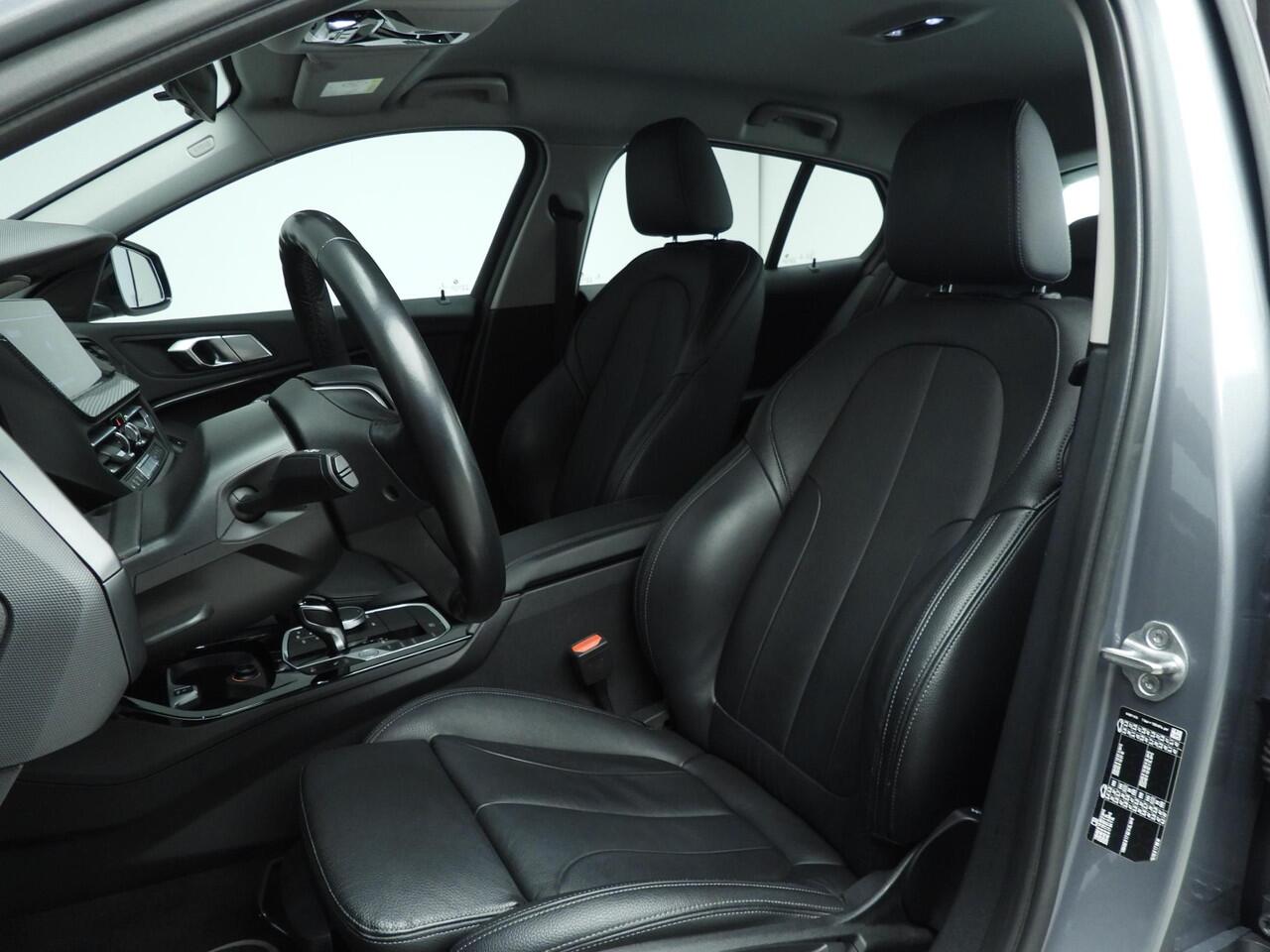 BMW 1-SERIE 5-Deurs 118i | LED | Leder | Navigatie | Sportstoelen | Stoelverwarming | DAB | Alu 17 inch