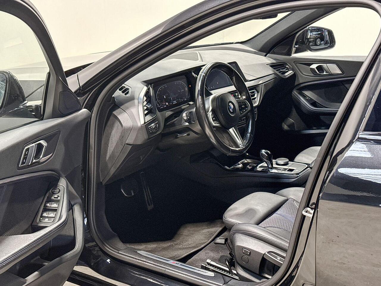 BMW 1-SERIE 118i Business Edition Executive Model M Sport Aut.