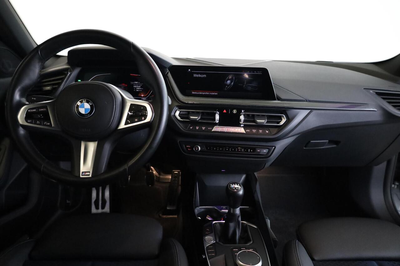 BMW 1-SERIE 5-deurs 118i M Sportpakket | Stoelverwarming | HiFi