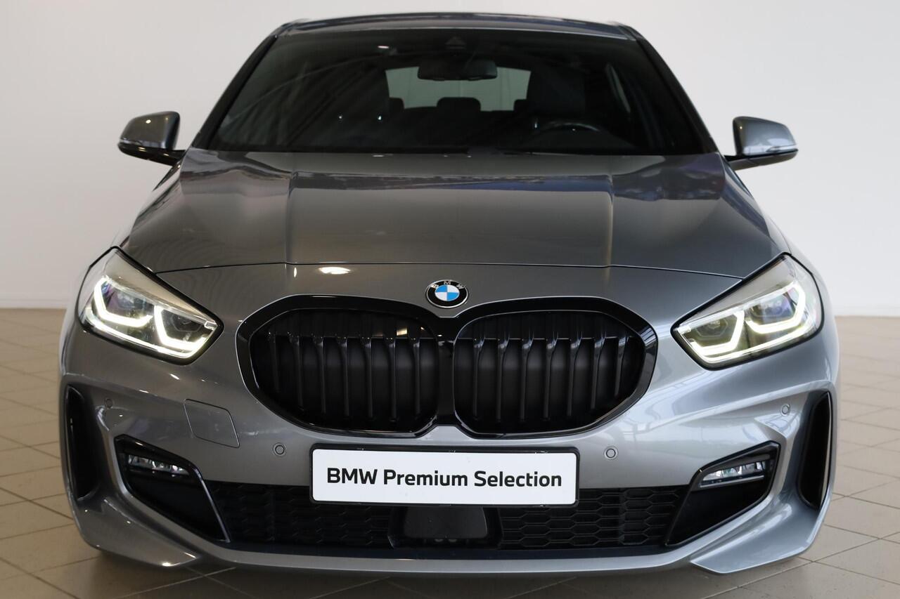 BMW 1-SERIE 5-deurs 118i M Sportpakket | Stoelverwarming | HiFi