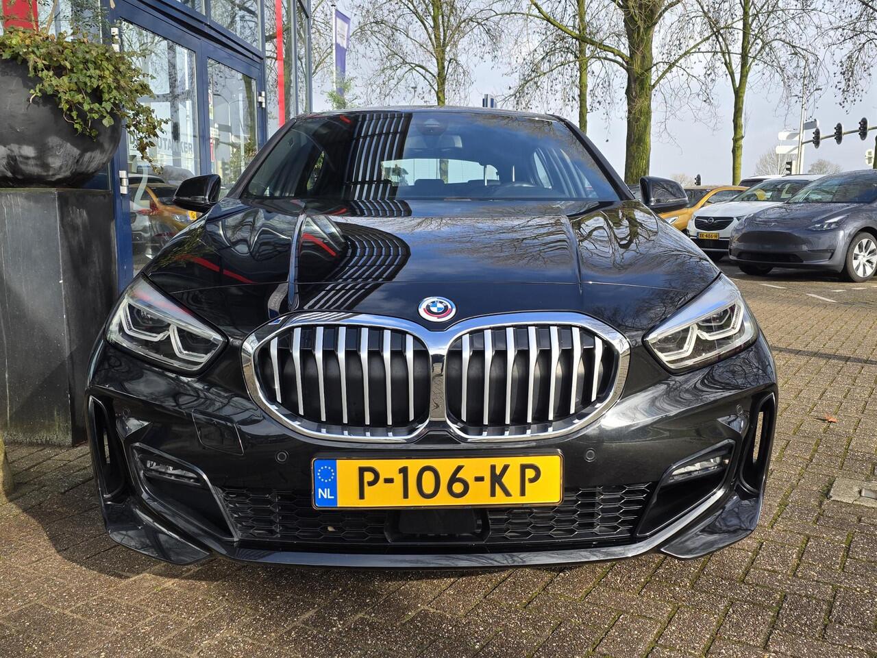 BMW 1-SERIE 120i M-Sport | Navigatie | Sportstoelen | Cruise Control | Apple carplay / Android auto