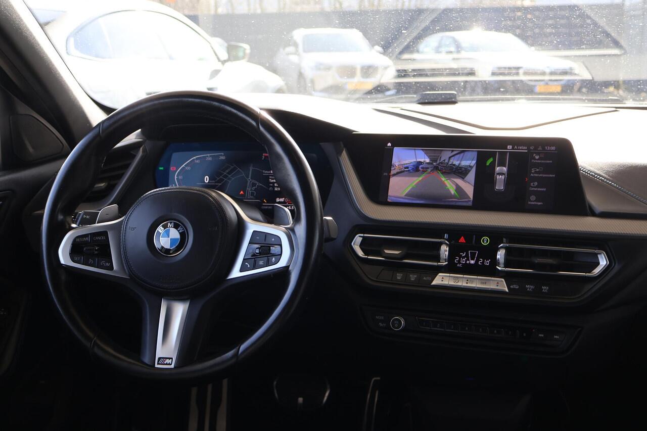 BMW 1-SERIE 120i Executive | M Sport | Driving Assistant | HiFi | elektrisch verstelbare stoel(en) met geheugen