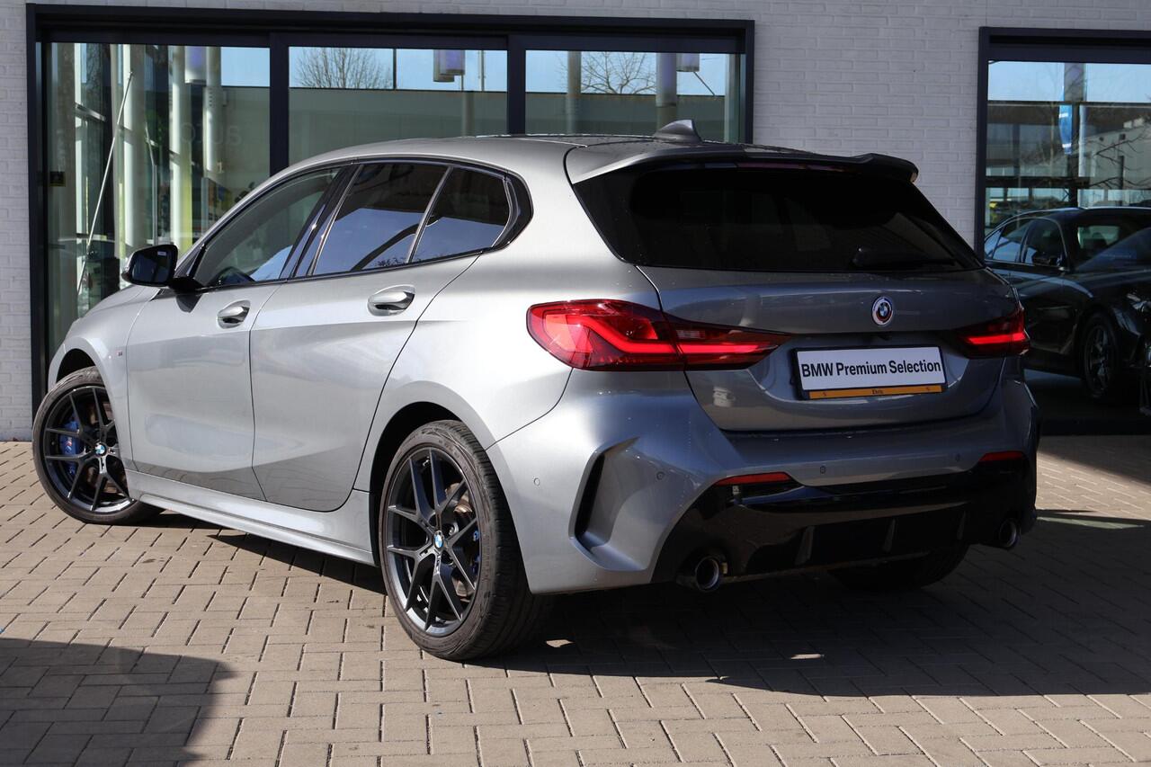 BMW 1-SERIE 120i Executive | M Sport | Driving Assistant | HiFi | elektrisch verstelbare stoel(en) met geheugen