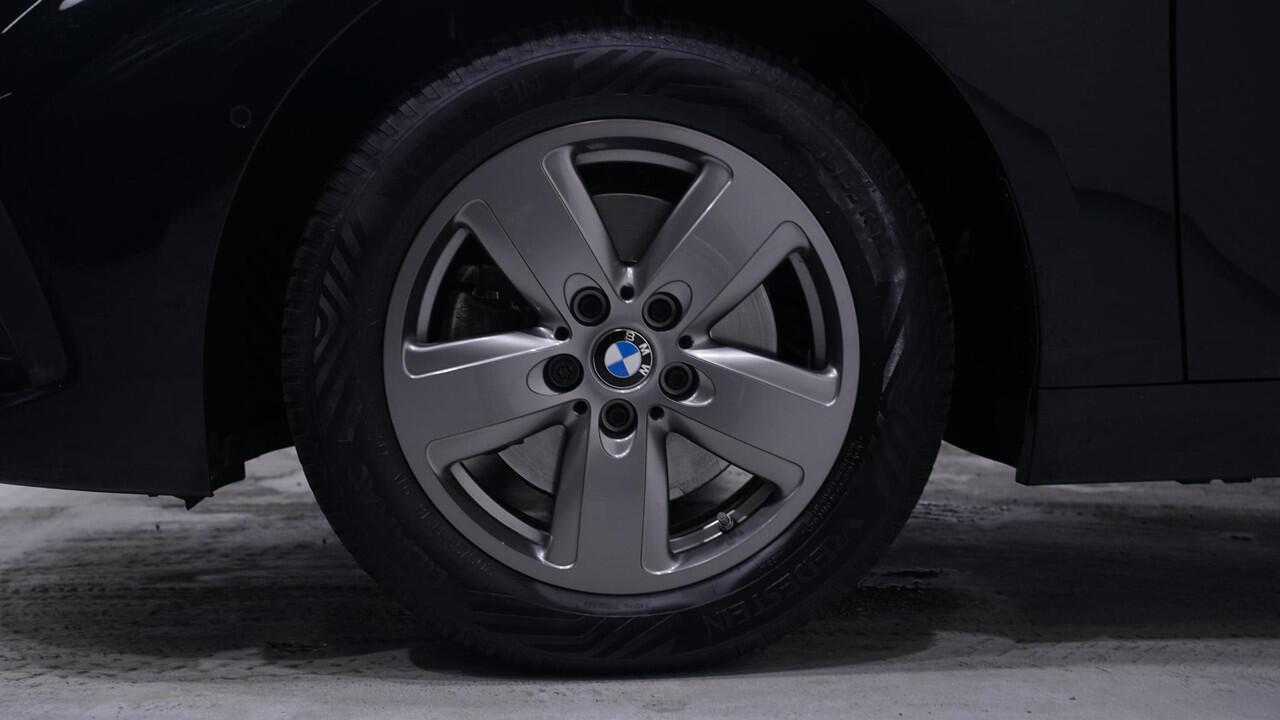 BMW 1-SERIE 118i Advantage Led koplampen Stoelverwarming Apple Carplay Camera Navi