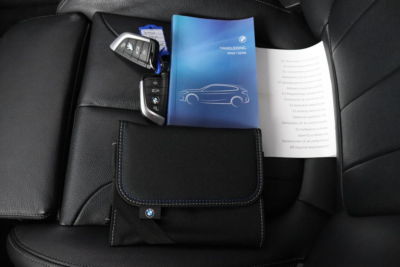 BMW 1-SERIE 118i Introduction Edition | Sport Line | Leder | Sfeerverlichting |