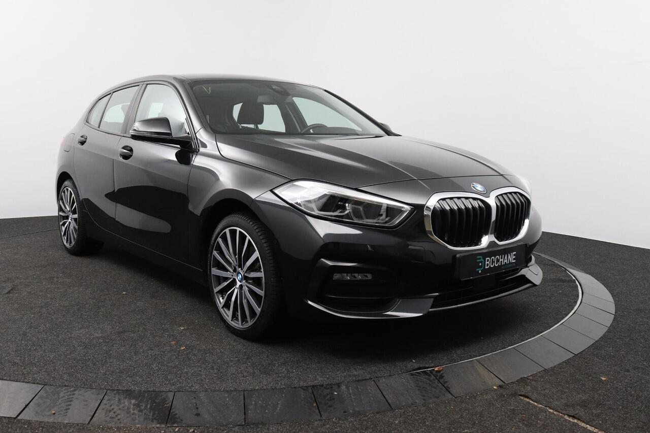 BMW 1-SERIE 118i Introduction Edition | Sport Line | Leder | Sfeerverlichting |