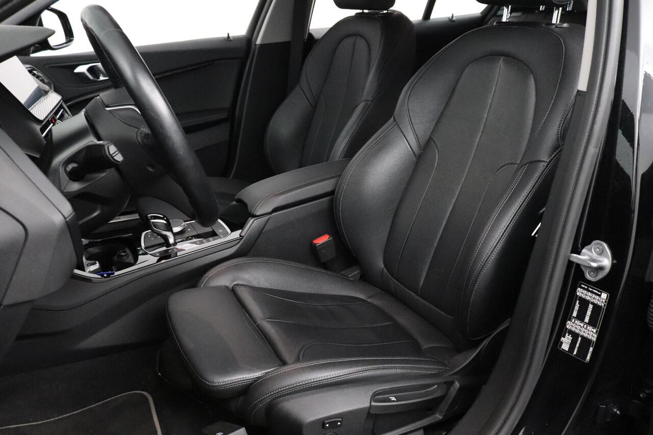 BMW 1-SERIE 118i Introduction Edition | Sport Line | Leder | Sfeerverlichting |