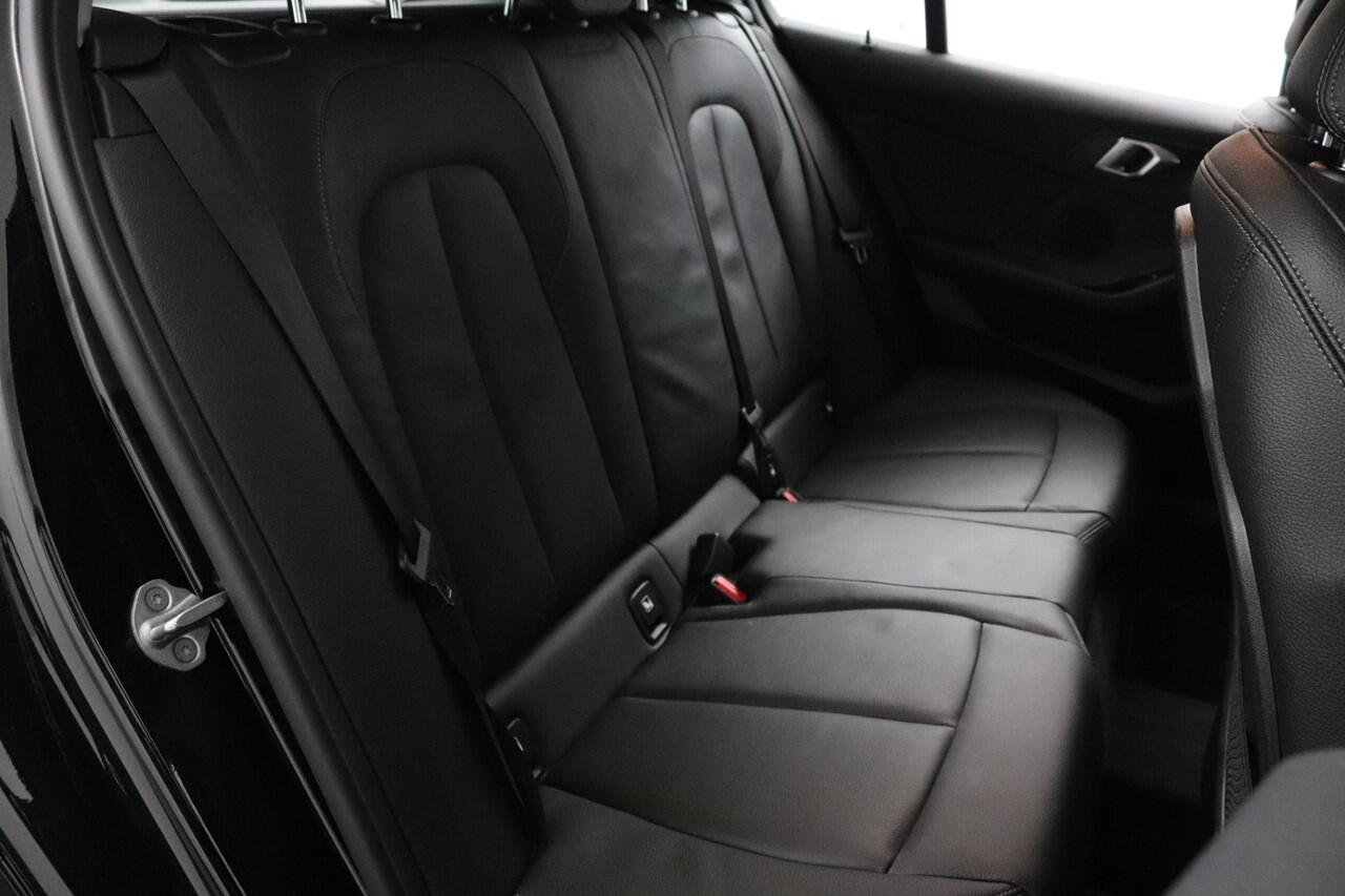 BMW 1-SERIE 118i Introduction Edition | Sport Line | Leder | Sfeerverlichting |