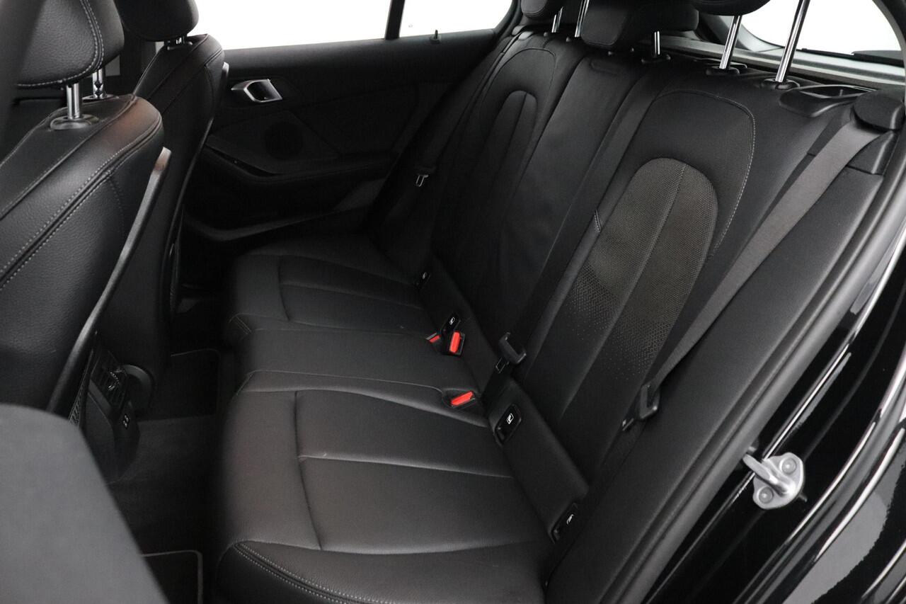 BMW 1-SERIE 118i Introduction Edition | Sport Line | Leder | Sfeerverlichting |