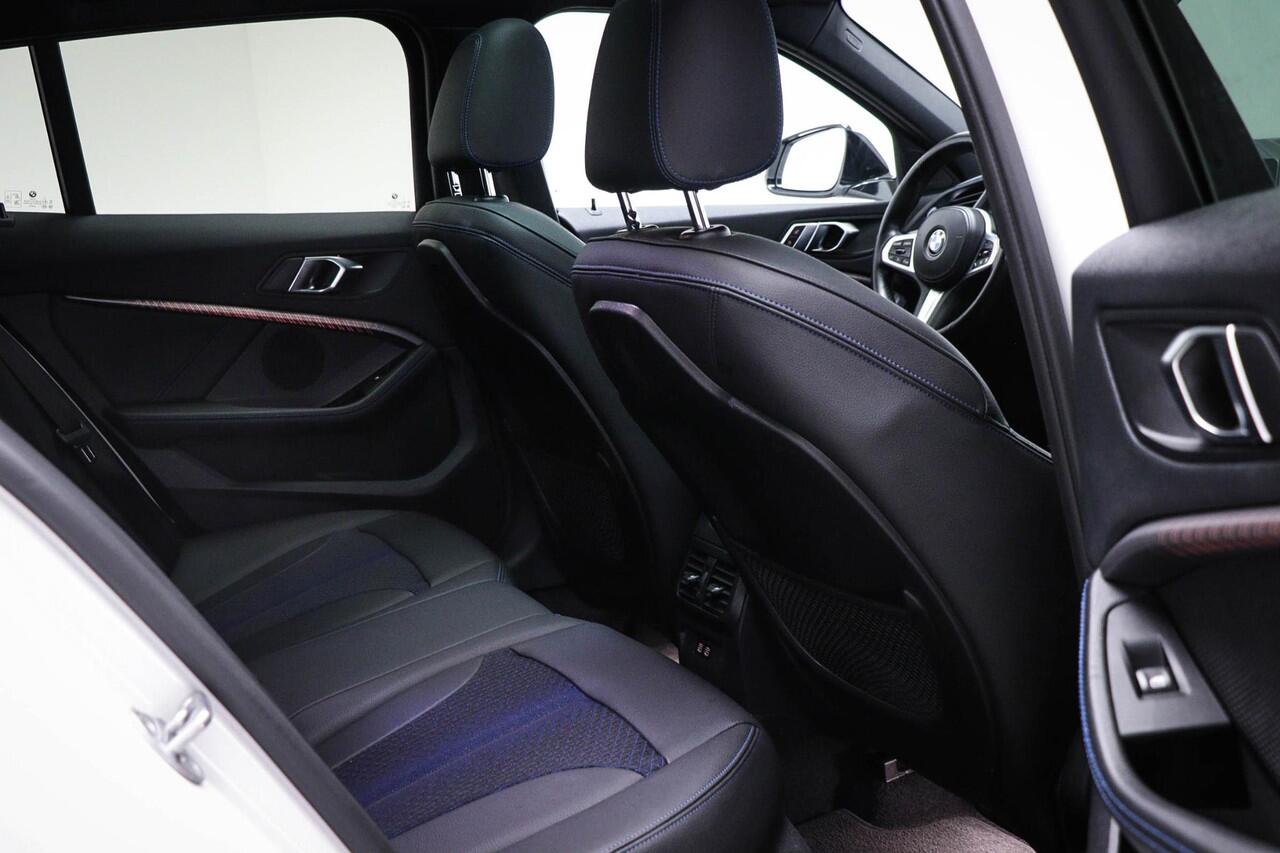 BMW 1-SERIE 118i M-Sport Business Edition | PANORAMADAK | CLIMA | TREKHAAK