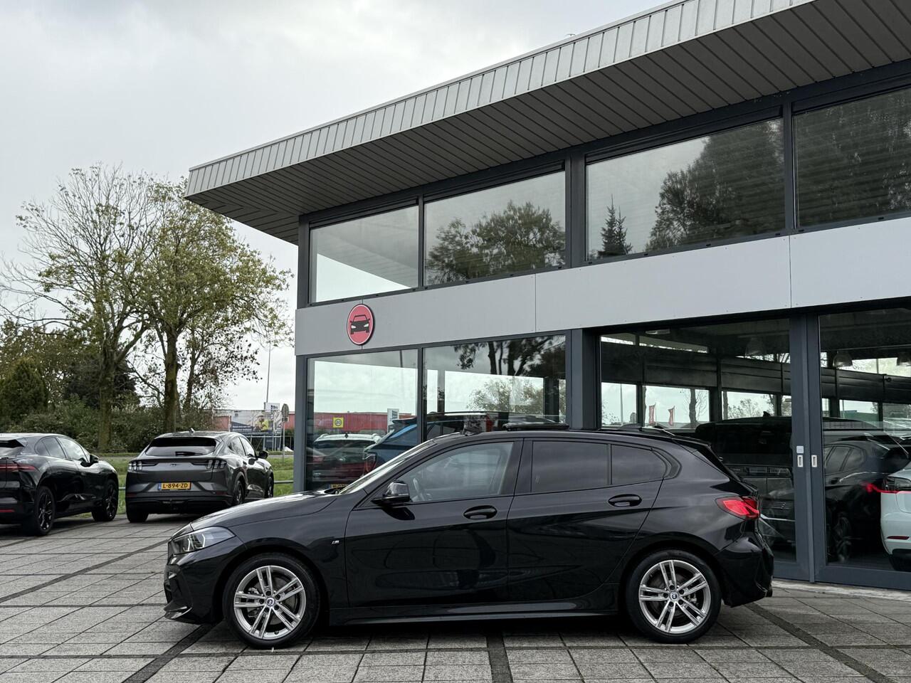 BMW 1-SERIE 118i Aut. M-Sport Edition | Panorama | Sportseats | Virtual Live Cockpit | LED |