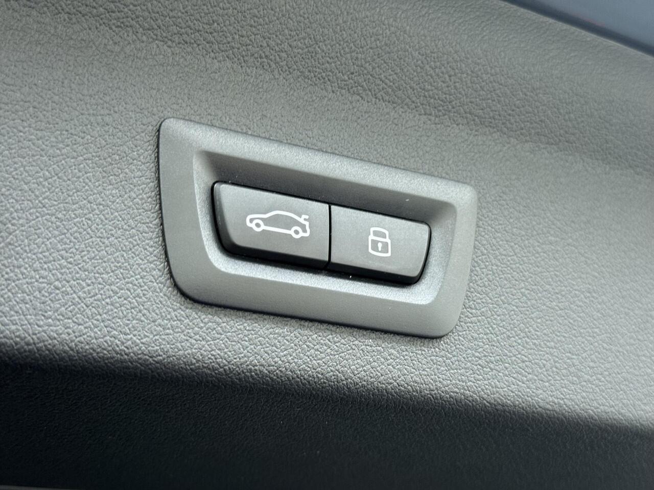 BMW 1-SERIE 118i Executive Edition M Sport VAN: ¤34.900,- VOOR: ¤29.877 UW EINDEJAARSVOORDEEL: ¤5.023,- | M SPORT | HARMAN & KARDON | ELEKTRISCHE ACHTERKLEP | CAMERA | ADAPTIVE CRUISE CONTROL | STOEL- & STUURVERWARMING | HEAD-UP | 19 INCH | INDIVIDUAL KLEUR STORM BAY