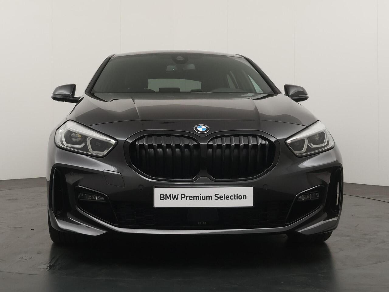 BMW 1-SERIE 118i Executive M-sportpakket | Panoramadak | HiFi | Stuurverwarming |