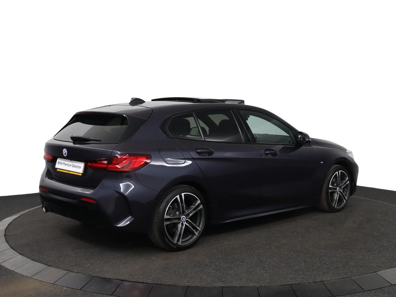 BMW 1-SERIE 118i Executive | Individual kleur | Panoramadak