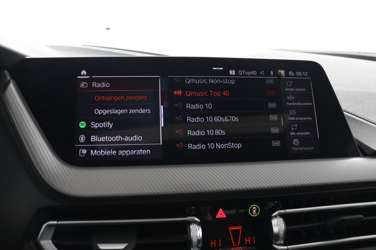 BMW 1-SERIE 118i Executive | Individual kleur | Panoramadak