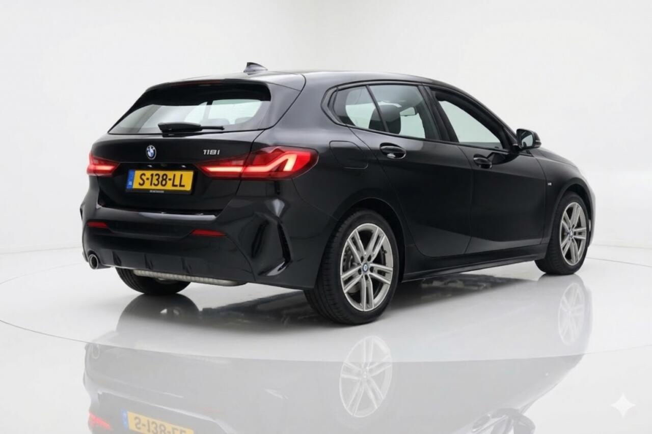 BMW 1-SERIE 118i M Sport I Geen Import I M pakket | Carplay | Compleet