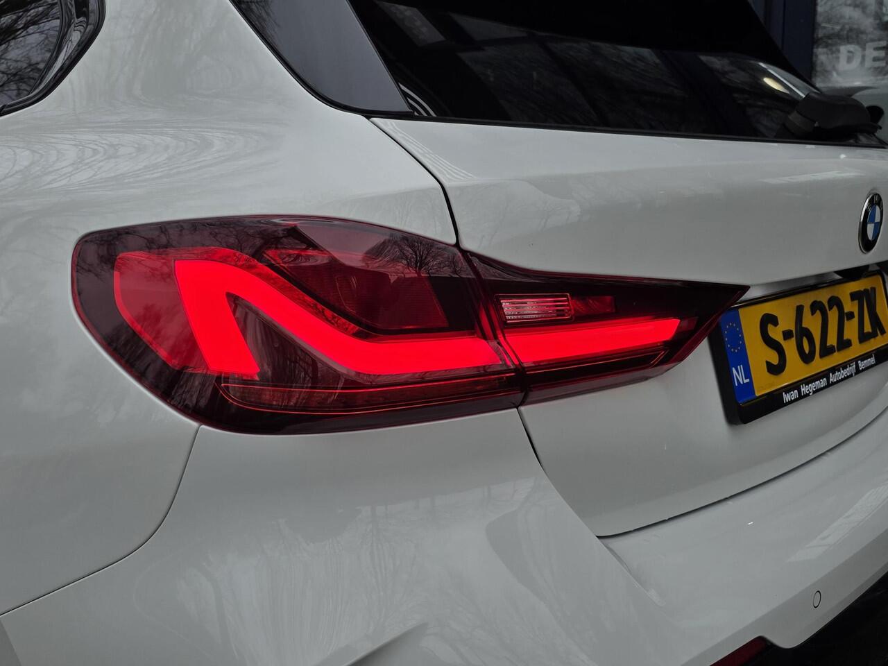 BMW 1-SERIE 118i M-SPORT | Navigatie | Stoelen + Stuur verwarmbaar | Cruise Control | Electr. achterklep | Climate Control