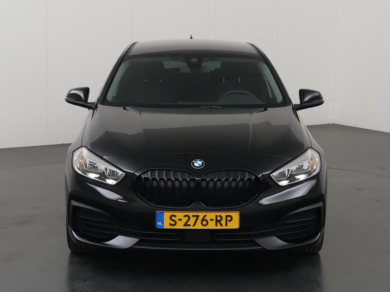 BMW 1-SERIE 118i Introduction Edition | Navigatie | Parkeersensoren | Climate Control | Cruise Control |