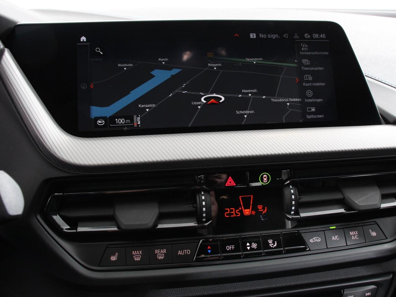 BMW 1-SERIE 118i M-Sport Automaat | Digitale Cockpit | Climate control | Stoel verwarming | LED | Sfeer verlichting | Lichtmetalen velgen | Navigatie | Apple carplay/ Android auto | Parkeersensoren