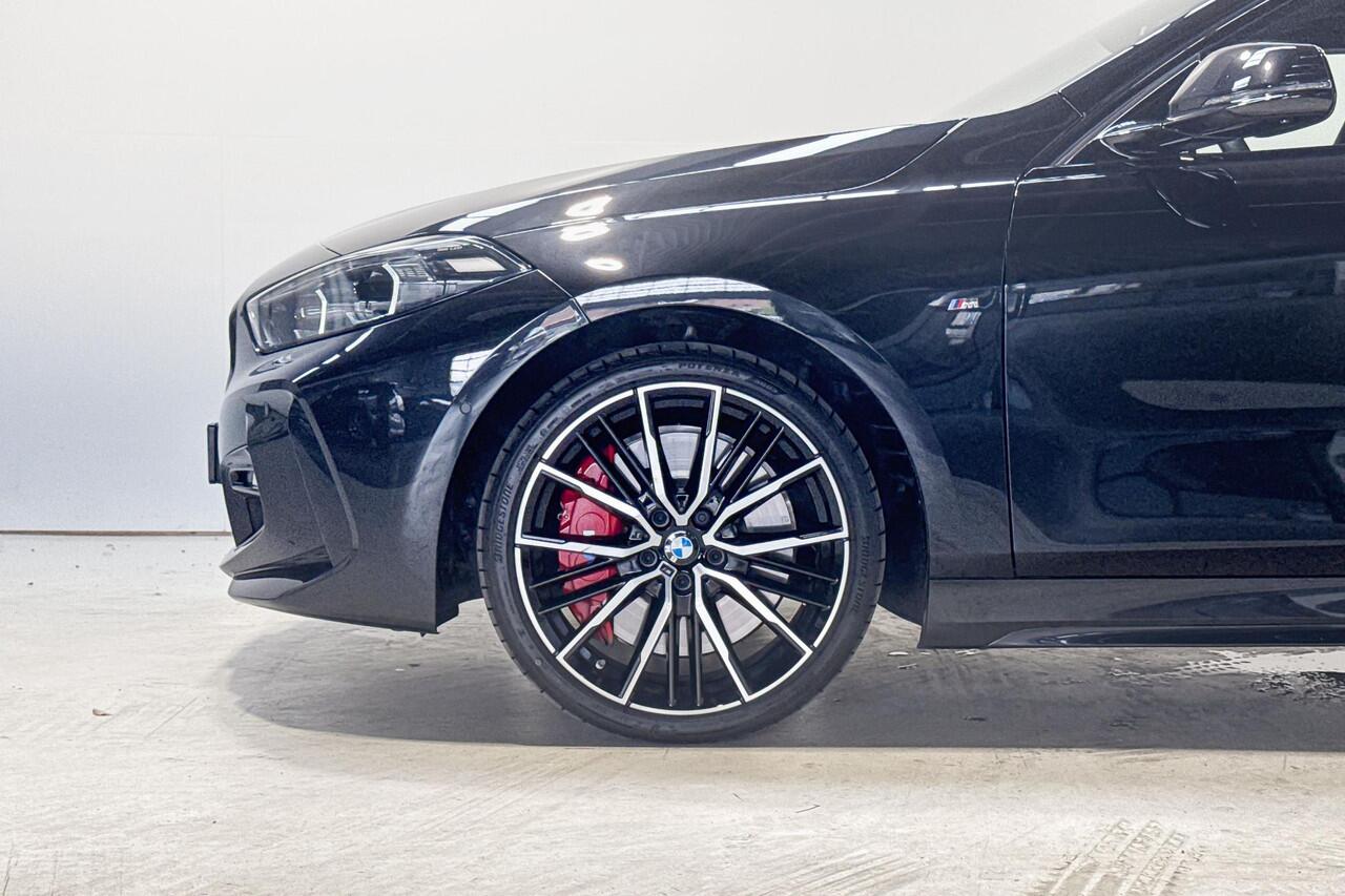 BMW 1-SERIE 5-deurs 120i M Sportpakket Pro Aut.