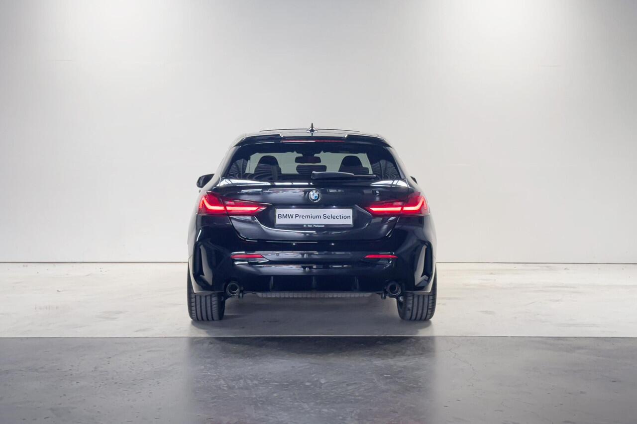 BMW 1-SERIE 5-deurs 120i M Sportpakket Pro Aut.