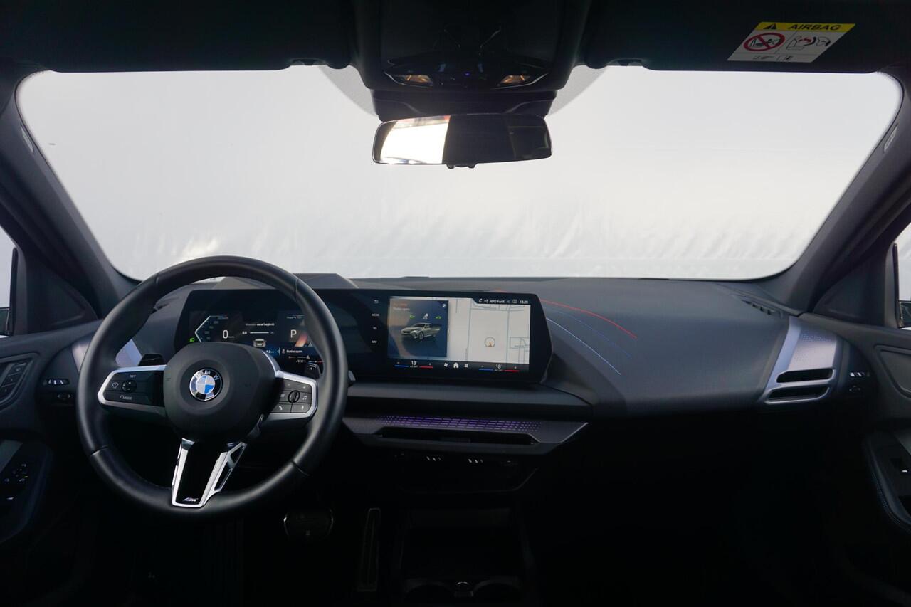 BMW 1-SERIE 120 M Sportpakket 19'' / Comfort Acces / Head-Up Display / Parking Assistant Plus