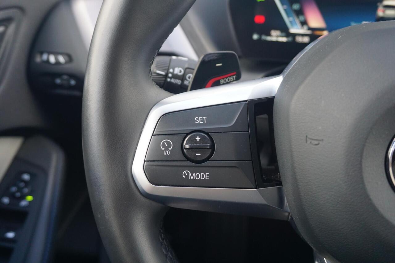 BMW 1-SERIE 120 M Sportpakket 19'' / Comfort Acces / Head-Up Display / Parking Assistant Plus