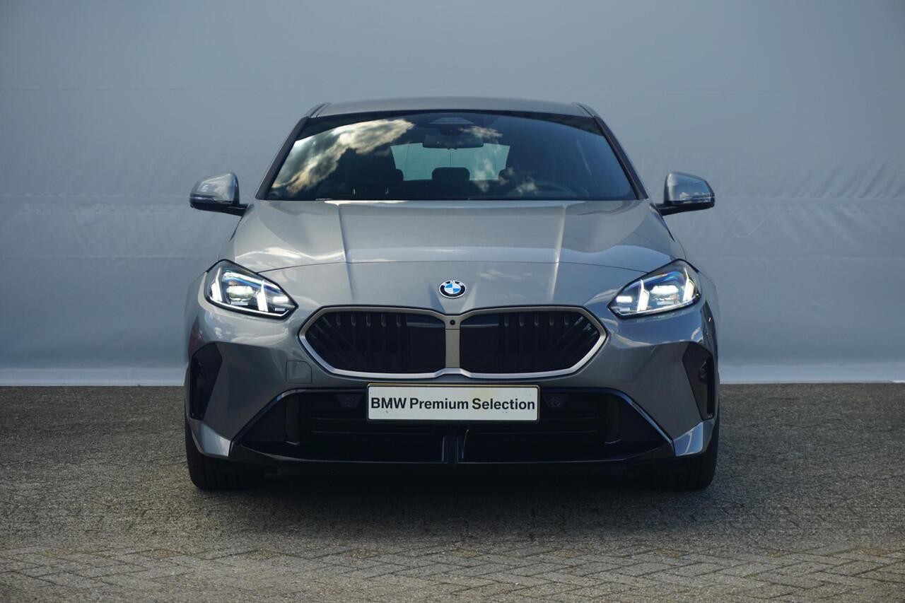 BMW 1-SERIE 120 M Sportpakket 19'' / Comfort Acces / Head-Up Display / Parking Assistant Plus