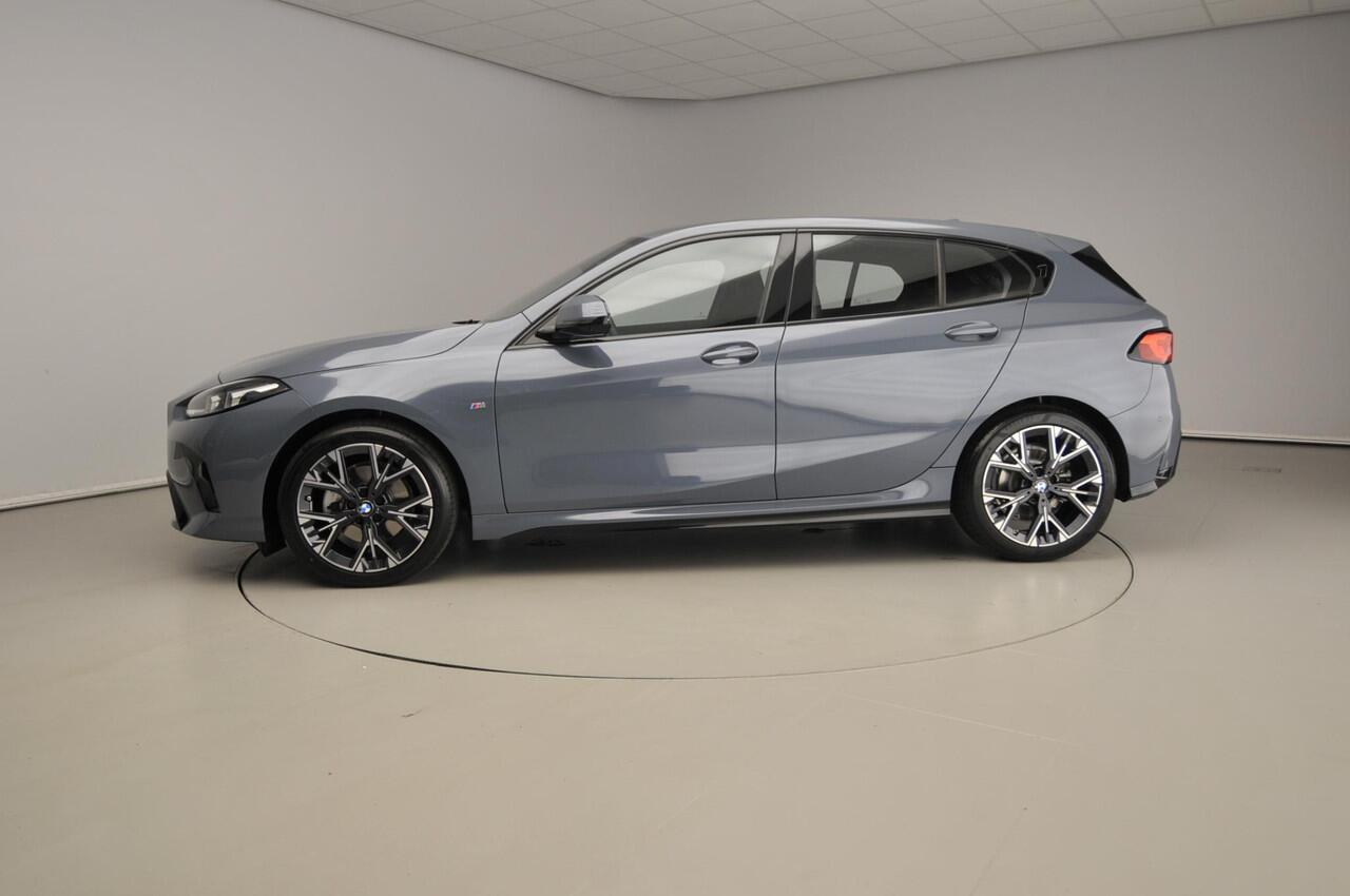 BMW 1-SERIE 5-deurs 120 | M-Sportpakket | LED | HUD | Sportstoelen | Elektr. zetels | Keyles go | DAB | Alu 18 inch