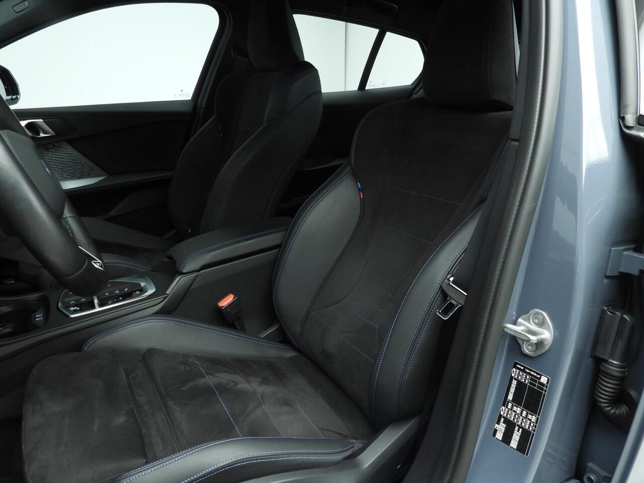 BMW 1-SERIE 5-deurs 120 | M-Sportpakket | LED | HUD | Sportstoelen | Elektr. zetels | Keyles go | DAB | Alu 18 inch