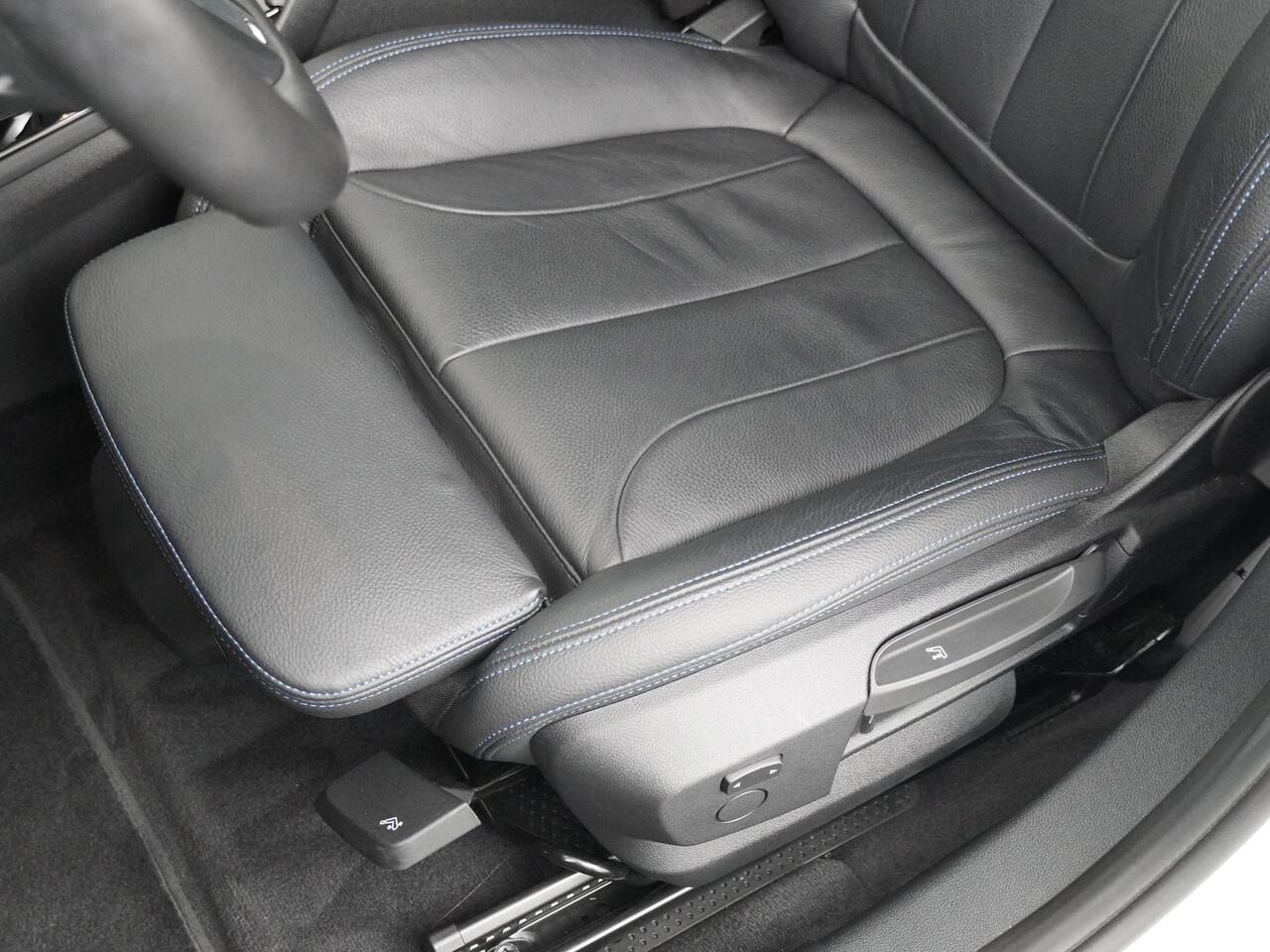 BMW 1-SERIE 118i | M Sport Pro | 19inch | Panoramadak |