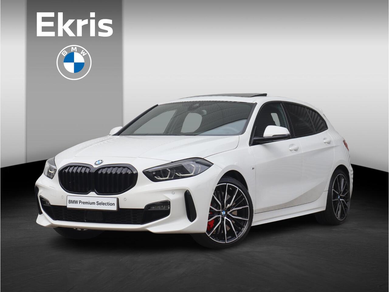 BMW 1-SERIE 5-deurs 118i | M Sportpakket Pro | Panodak | Harman Kardon | Driving Assistant | Elektr. Achterklep | Verwarmbaar Stuurwiel | 19'' LMV