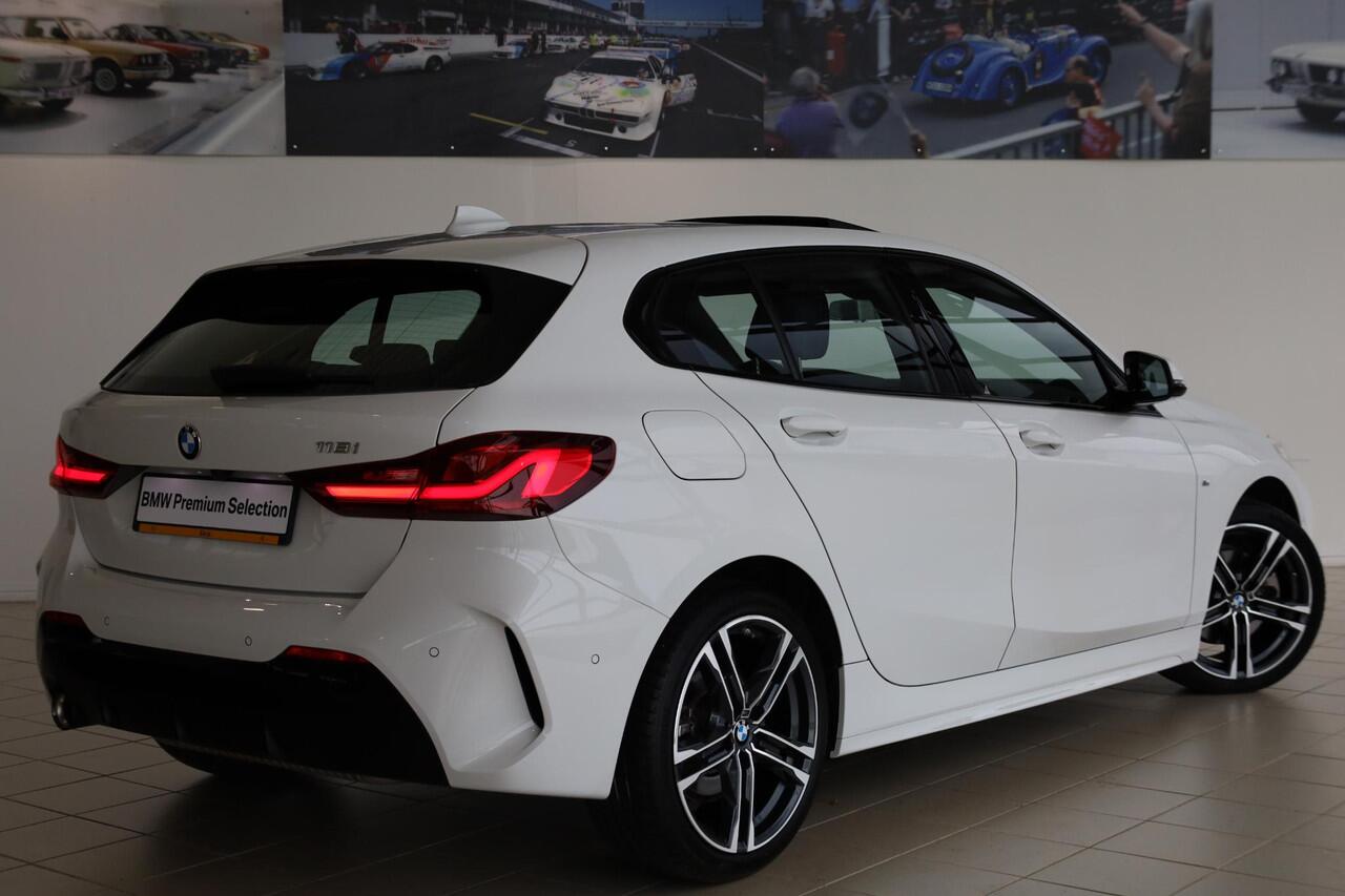 BMW 1-SERIE 118i | M Sportpakket | Premium Pack | Comfort Pack | LED Pack | Parking Assistant