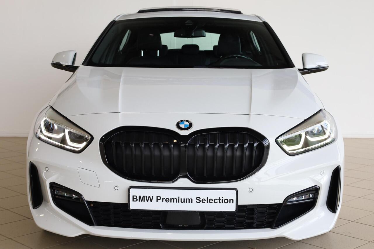 BMW 1-SERIE 118i | M Sportpakket | Premium Pack | Comfort Pack | LED Pack | Parking Assistant