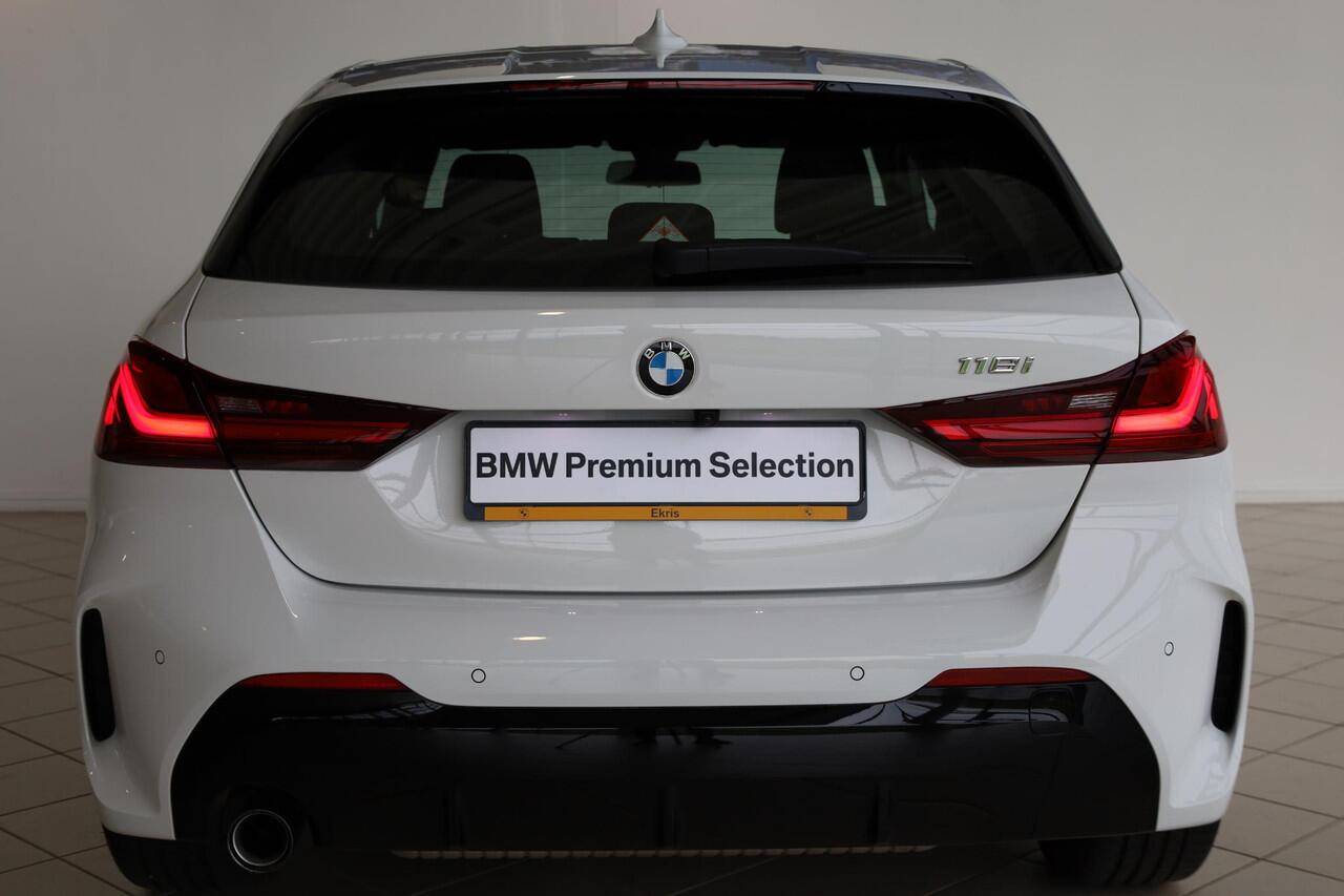 BMW 1-SERIE 118i | M Sportpakket | Premium Pack | Comfort Pack | LED Pack | Parking Assistant